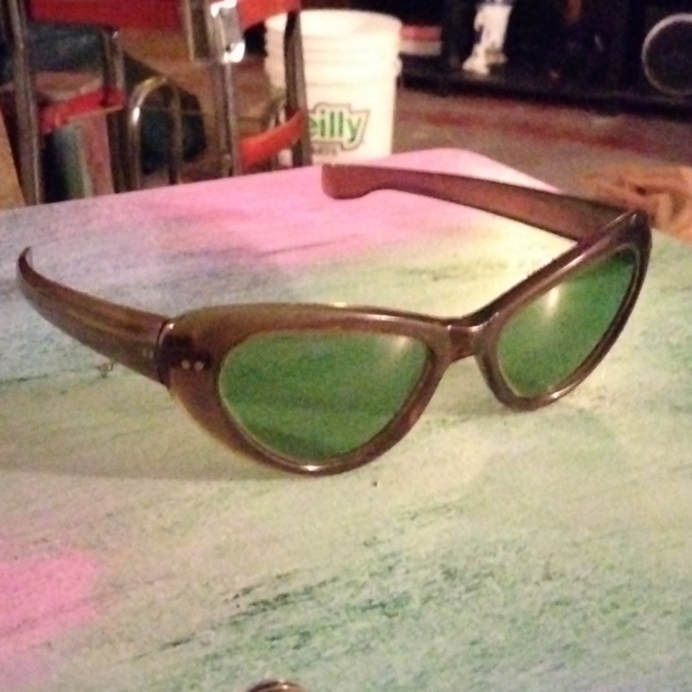 Vintage cat eyed glasses circa 1960's - Picture 2 of 5
